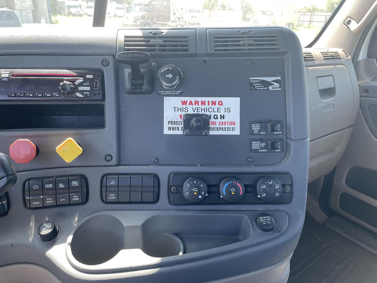 Used 2020 Freightliner Cascadia