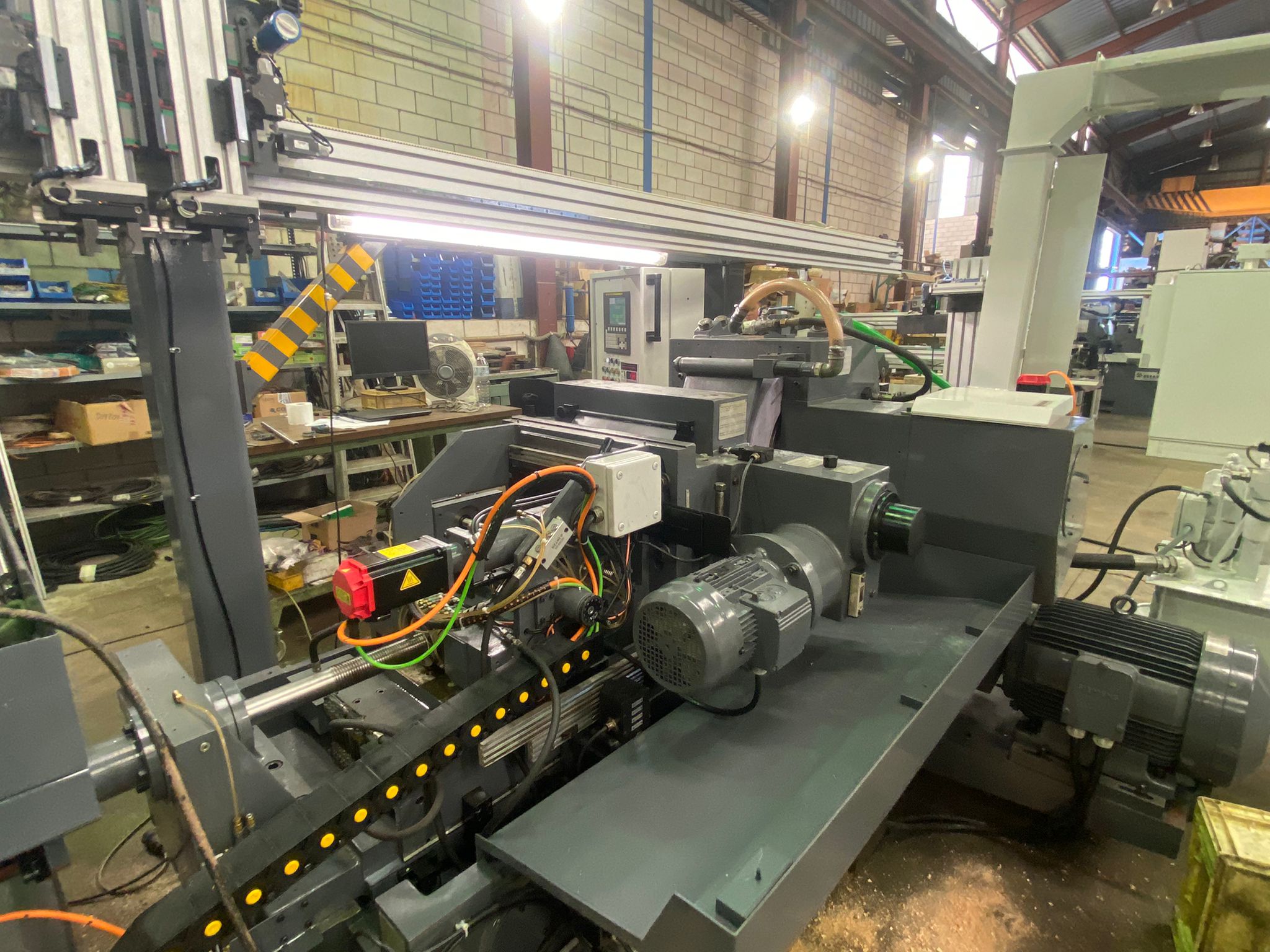 Usado 1997 ESTARTA 323 CNC Rectificadoras sin centros #4427