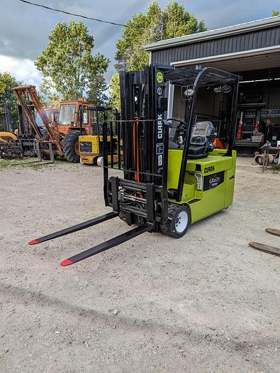 Used Clark TMX25 3 Wheel Electric Forklift
