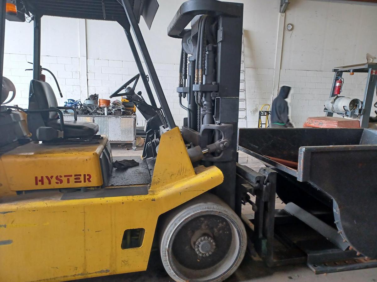Used 13500 Lb Hyster Propane Forklift