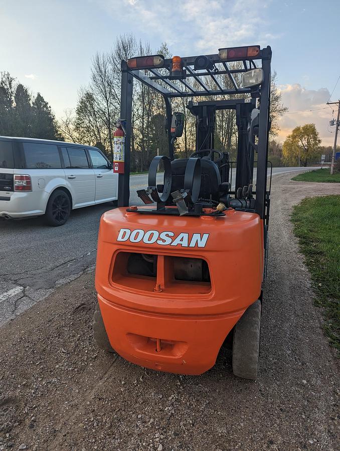 Used 2017 Doosan 6000 Lb Outdoor Forklift