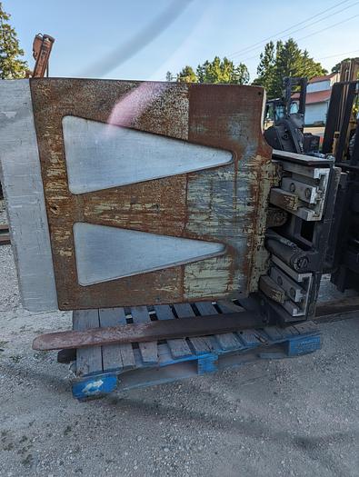 Used Rotating Fork Box Clamp