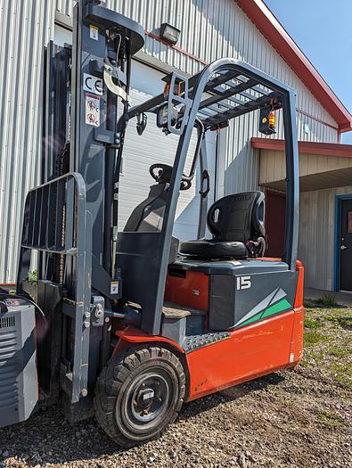 Used 2021 Like-New 3 Wheel Forklift