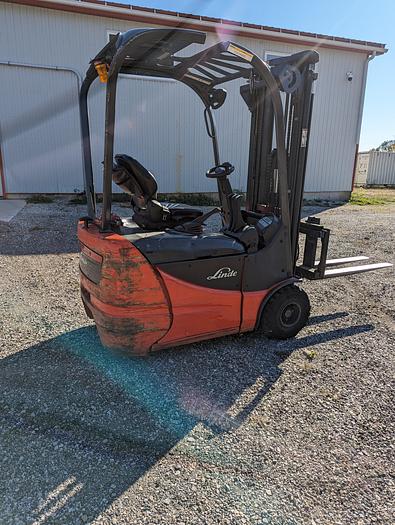 Used 2015 Linde 3 Wheel Forklift