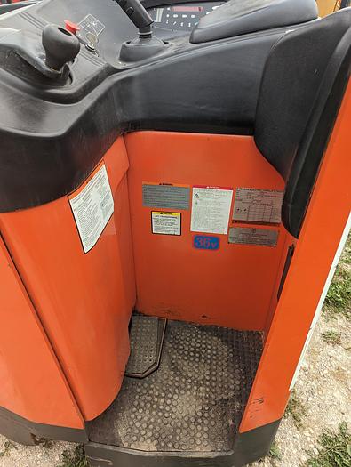 Used 2005 Toyota DockStocker