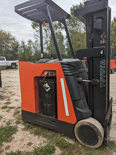 Used 2005 Toyota DockStocker