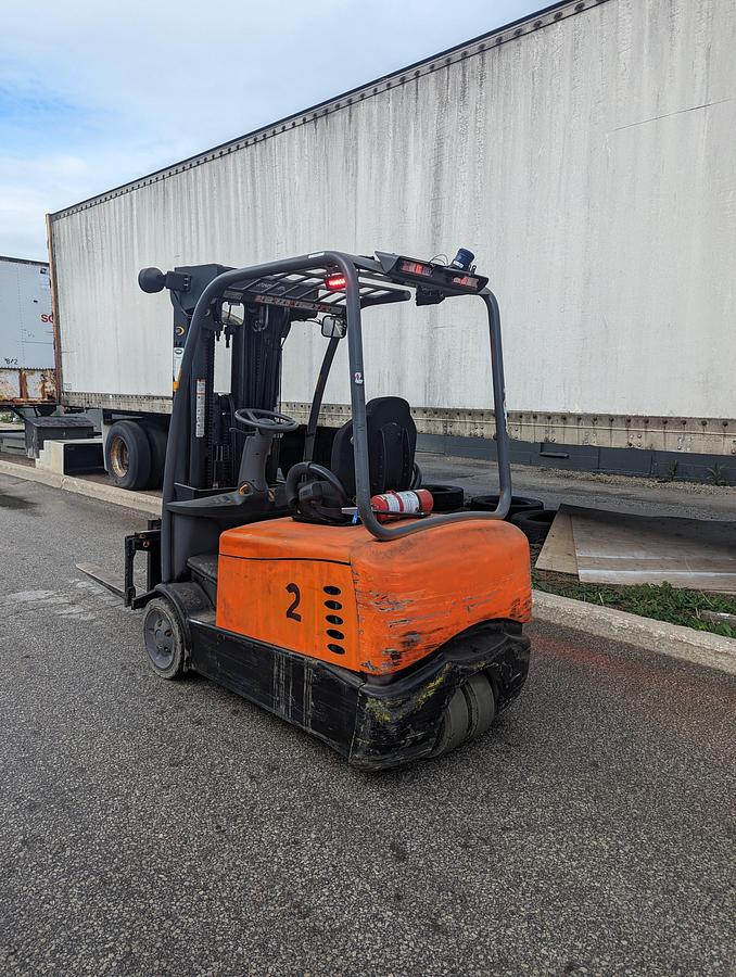 Used 2017 Low Hour Crown 3 Wheeler Forklift
