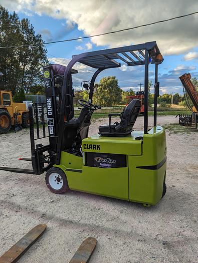 Used Clark TMX25 3 Wheel Electric Forklift