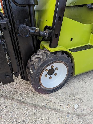 Used Clark TMX25 3 Wheel Electric Forklift