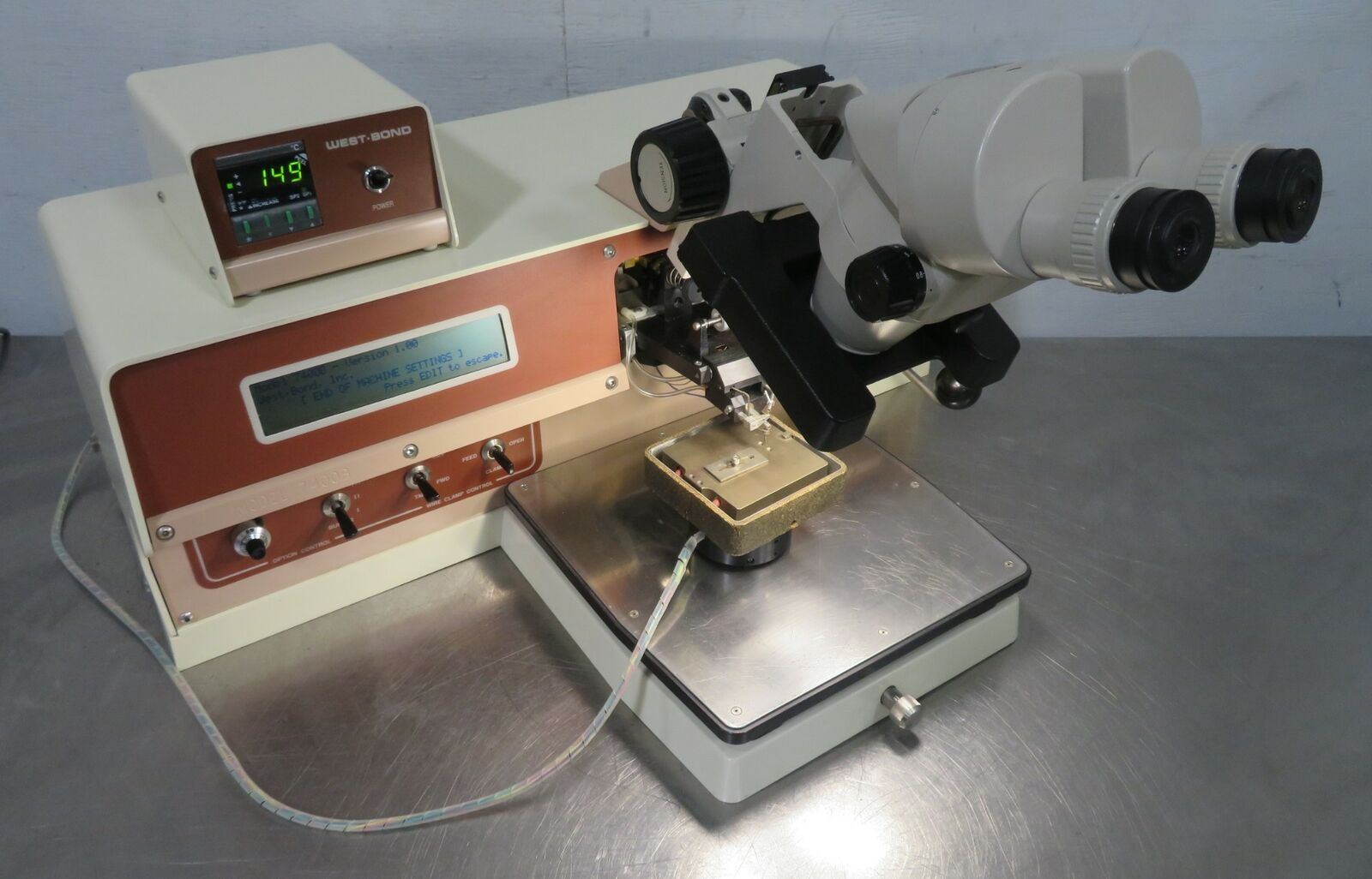 Refurbished Westbond  7476B 90° Vertical Feed Deep Access Wedge Bonder