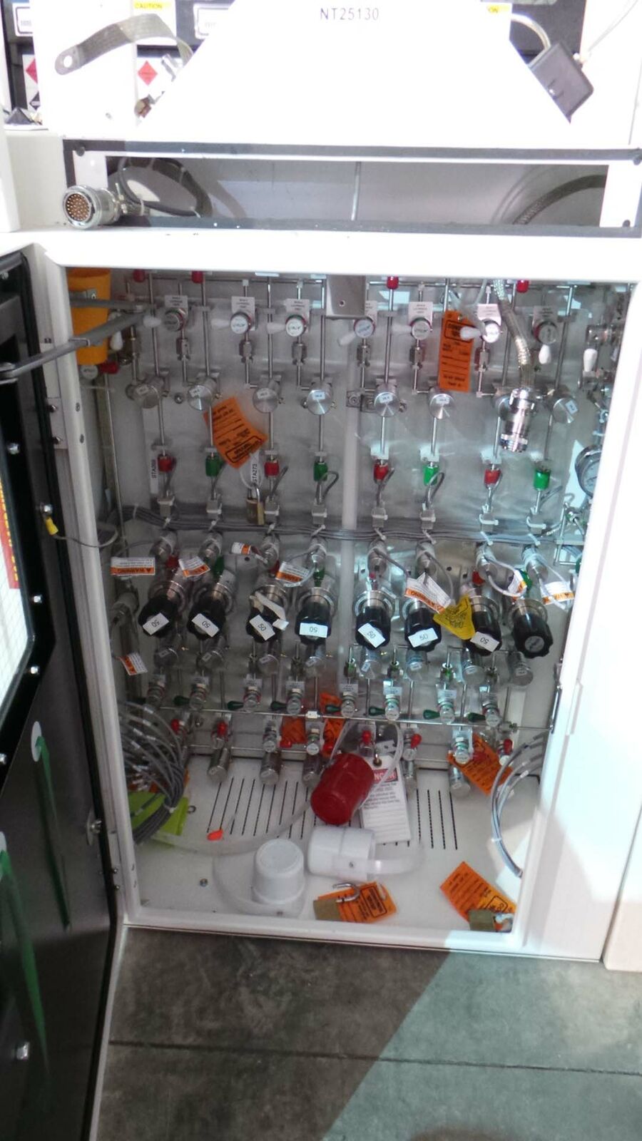 Used Air Products 210173 Cabinet, Gasguard Gas KR / NE