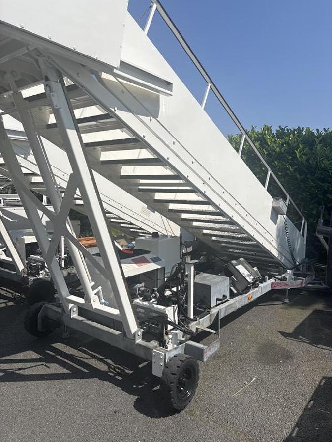 Premium MALLAGHAN TRISTAIR-MR-PED