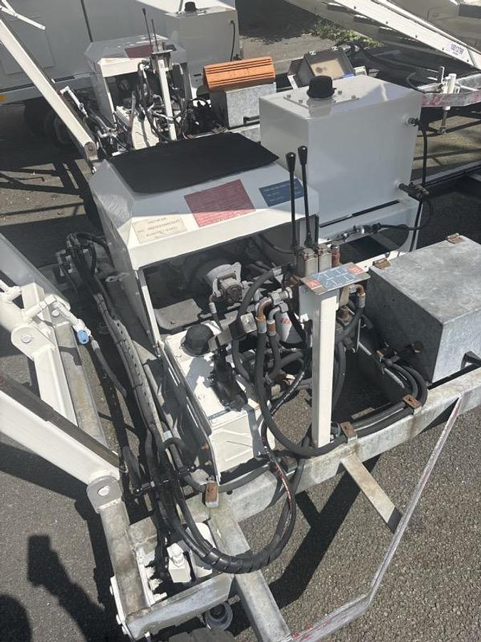 Premium MALLAGHAN TRISTAIR-MR-PED