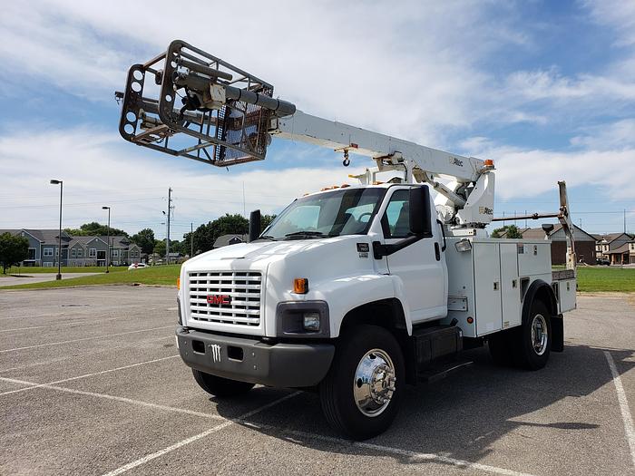 Used 2008 GMC C7500 w/ ALTEC A40P Cable Placer Bucket Truck