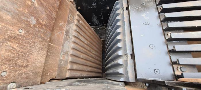 Used 2008 Extec  C12+ tracked jaw crusher