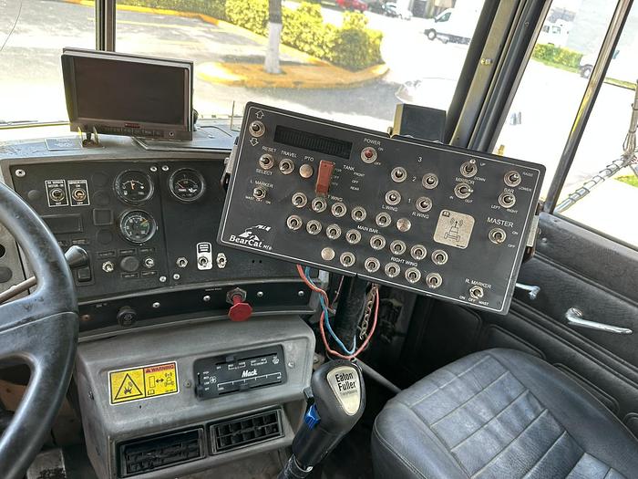 Used 1999 Mack RD688S
