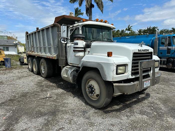 Used 2001 Mack RD688S