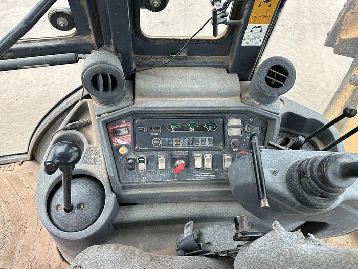 Used 2004 John Deere 710G