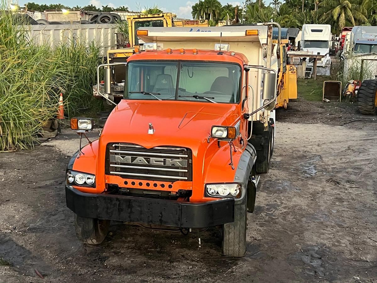 Used 2008 Mack GU713