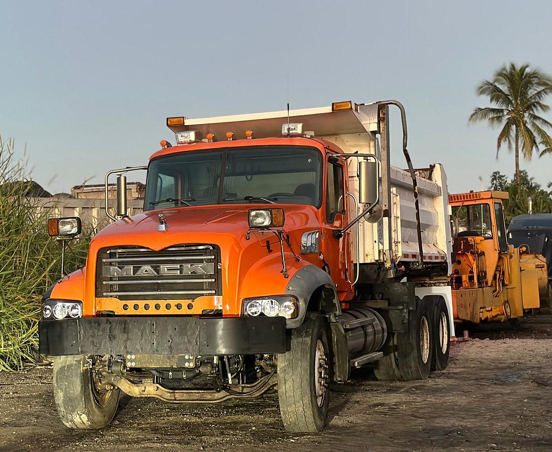 Used 2008 Mack GU713
