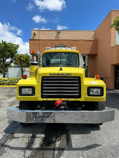Used 1999 Mack RD688S
