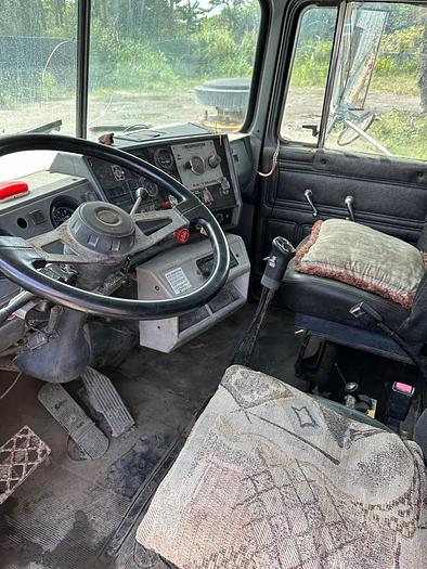 Used 2001 Mack RD688S