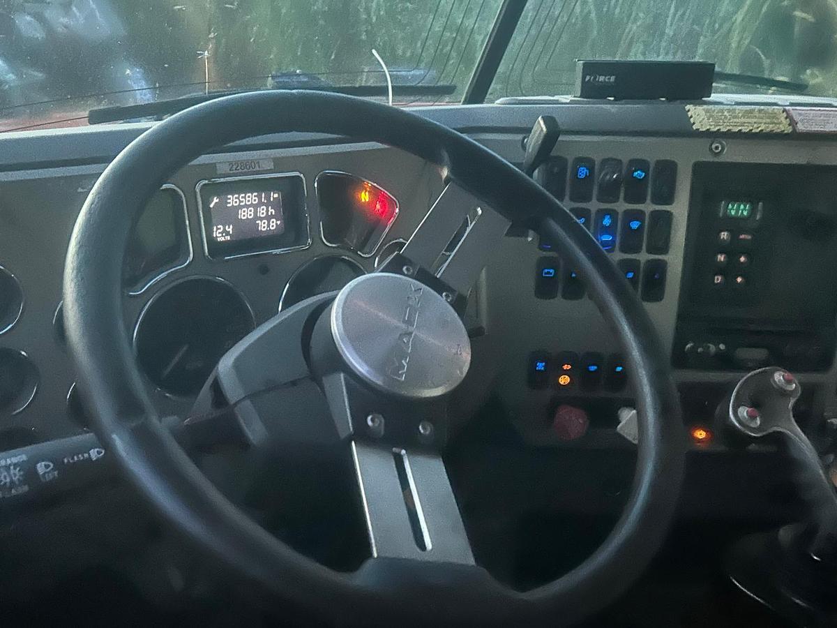 Used 2008 Mack GU713