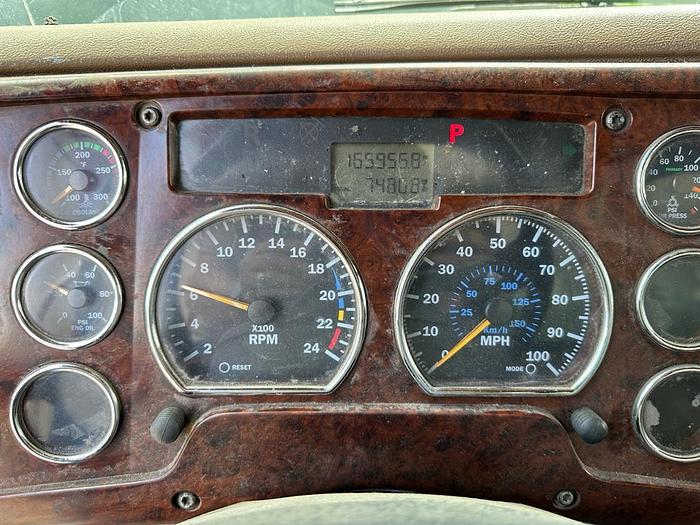 Used 2006 Mack CV713