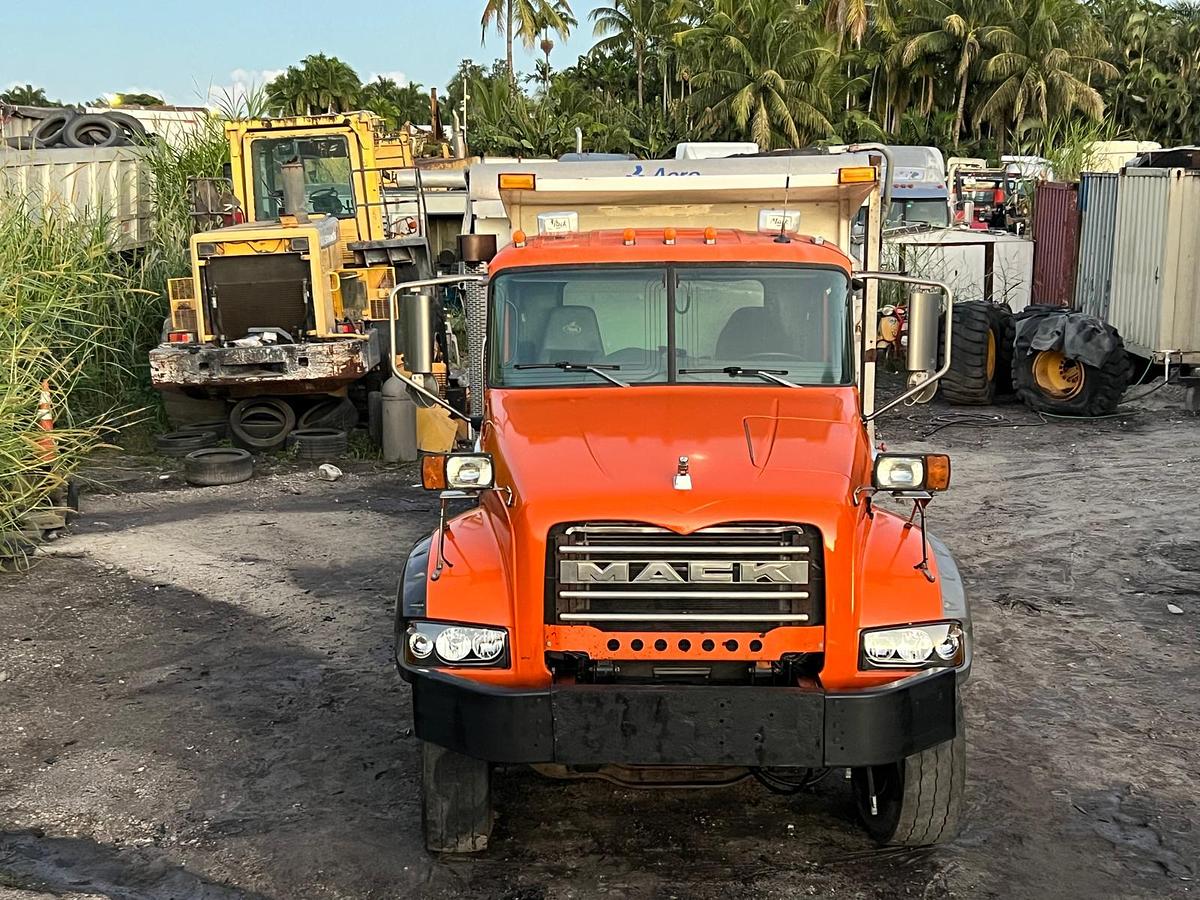 Used 2008 Mack GU713