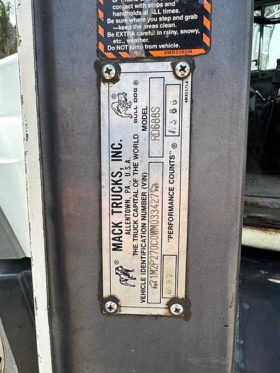 Used 2001 Mack RD688S