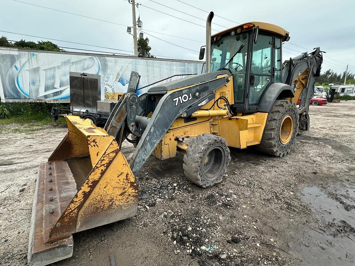 Used John Deere 710J