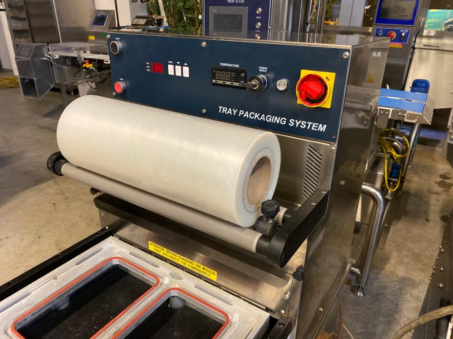 Used Henkovac traysealer