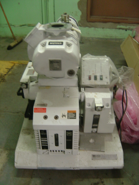 Used Leybold  Ruvac & Trivac WSU251(Top) / D65BCS (Bottom)