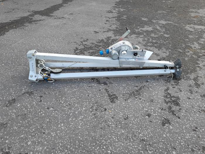 Used Ikar 1 person Tripod & Winch