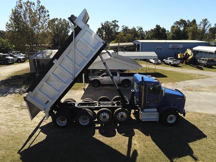 Used 2011 Kenworth T800 tri axle dump truck