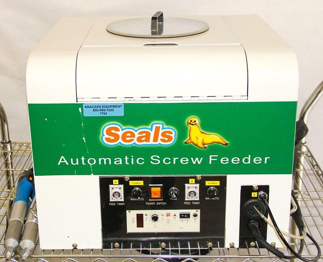 Used Seals Automatic Screw Feeder CM512 W/ Sumake EA-B207L/C-C1 Screw Drivers (7764)W