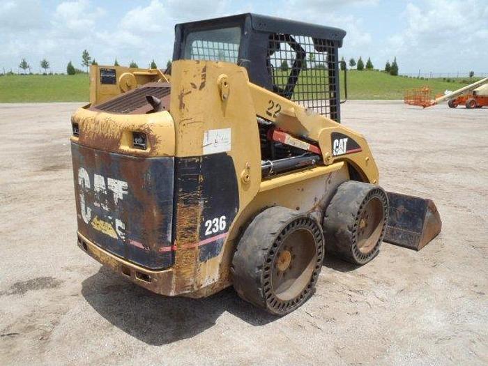 Used 2003 Caterpillar 236 Skid Steer