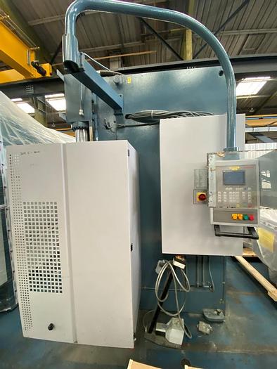 Used 2011 Durma AD-R 30135 CNC Pressbrake