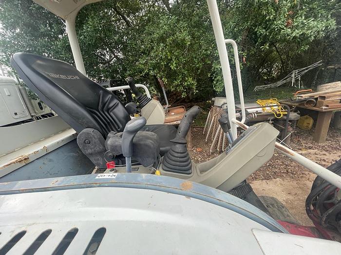 Used 2014 TAKEUCHI TB230 EXCAVATOR