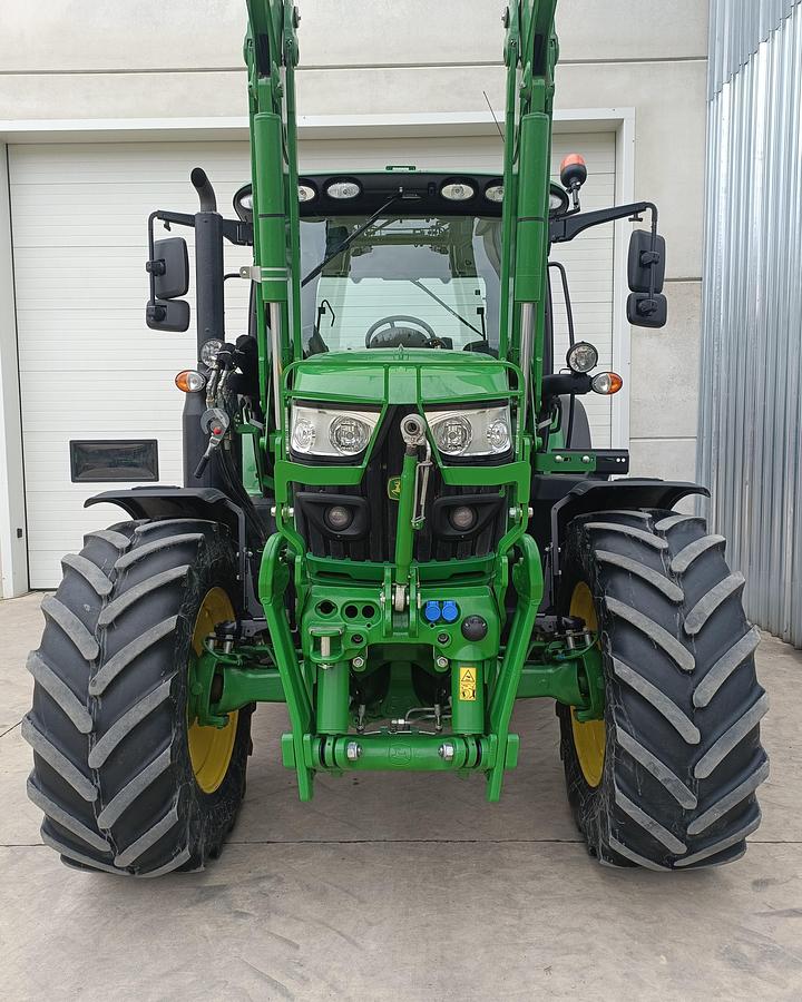 Usato JOHN DEERE 6130R + CARICATORE 643R