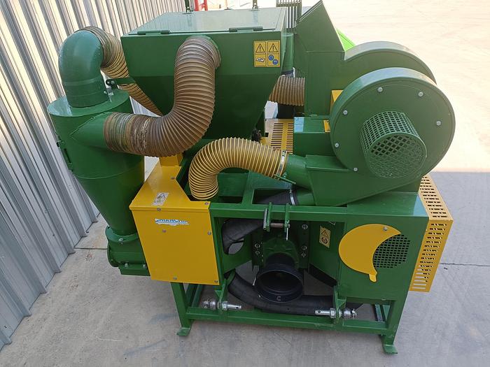 Usato 2016 Chianchia Raccogli nocciole a tubo EU2000