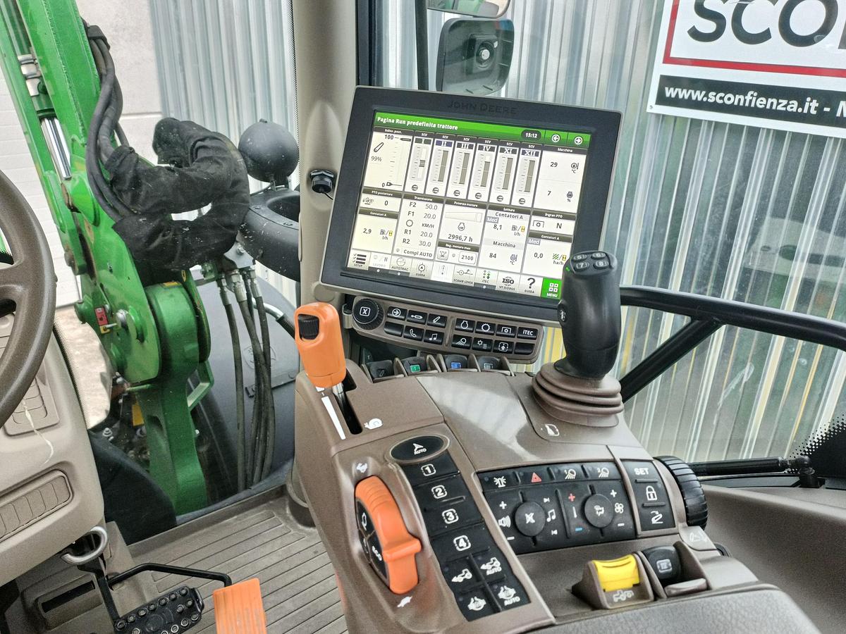 Usato JOHN DEERE 6130R + CARICATORE 643R