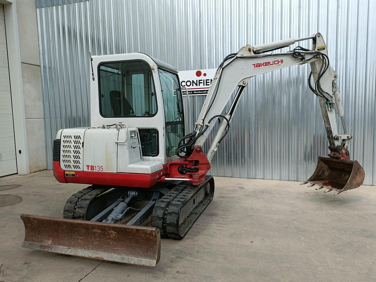 Usato 2005 Takeuchi TB135