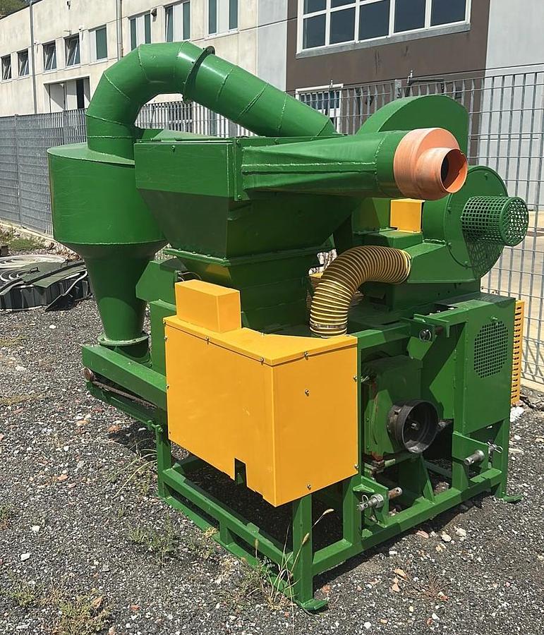 Usato Chianchia Raccoglinocciole EU2000