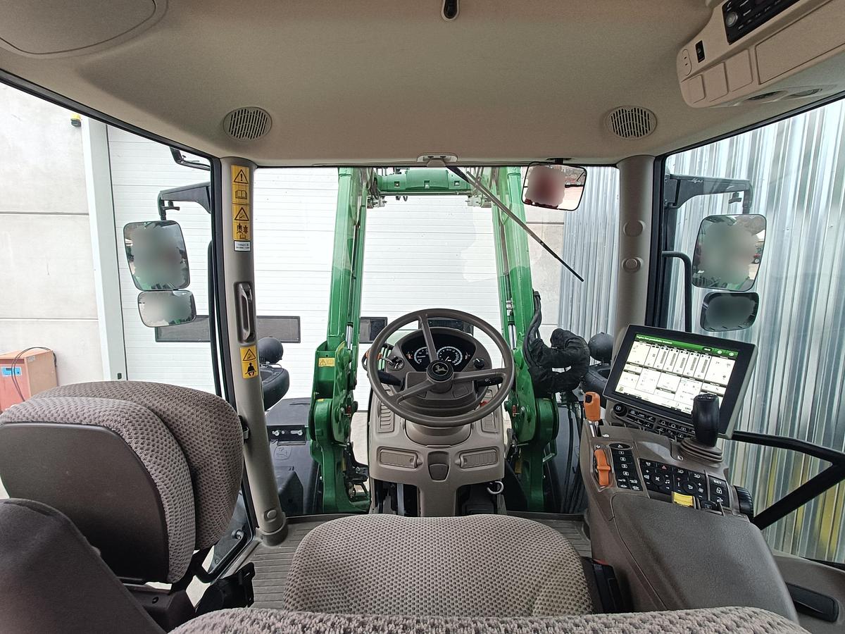 Usato JOHN DEERE 6130R + CARICATORE 643R