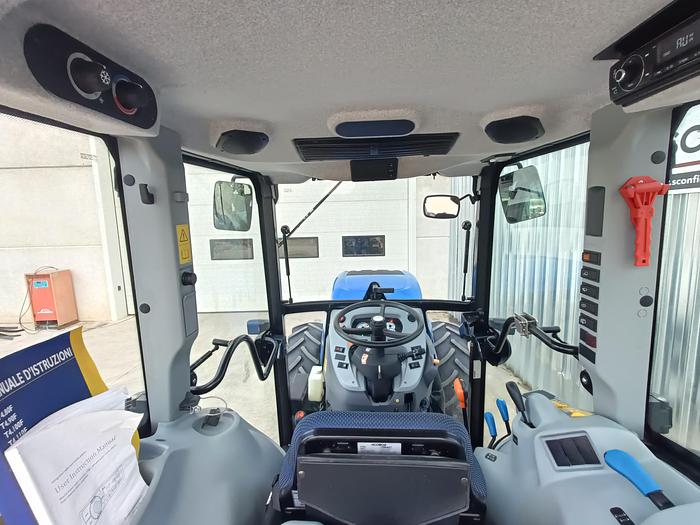 Usato 2019 New Holland T4.100 F SUPERSTEER