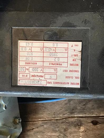 Usato GRU A BANDIERA ELEPHANT