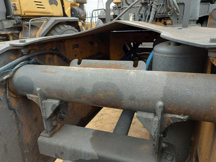 Used Bell 2806D Truck