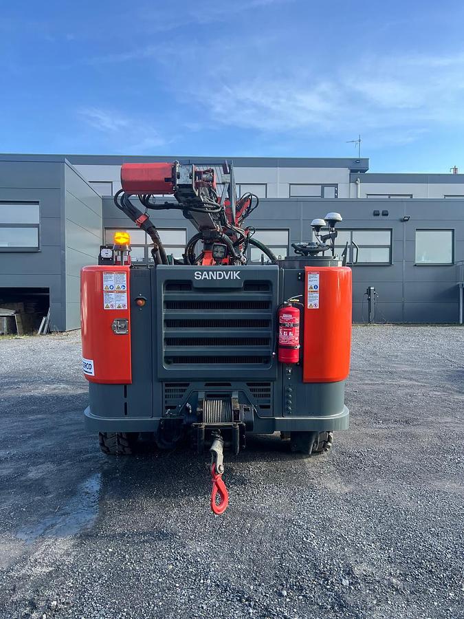 Used Sandvik Commando DC300