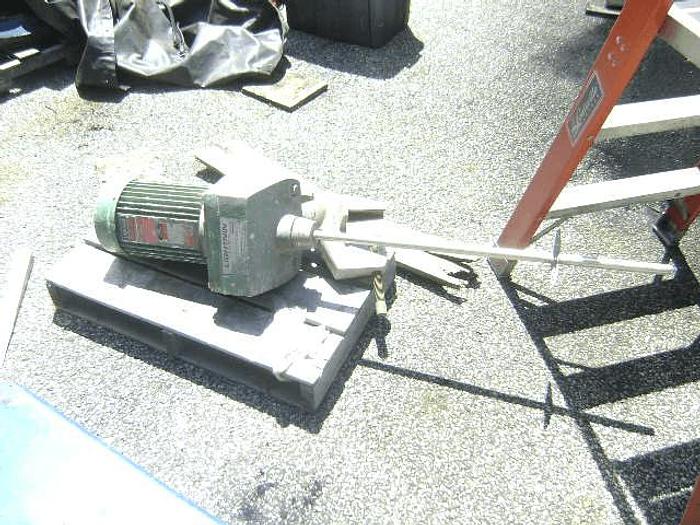 Used 3.5 HP LIGHTNIN CLAMP ON AGITATOR – XD-230 – #7359